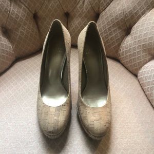 Stuart weitzman ladies pumps